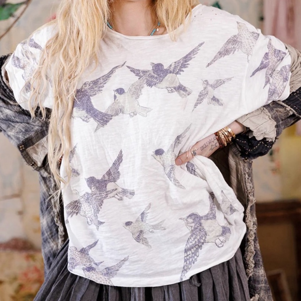 Bird Print Women's Top - Picture 13 of 14